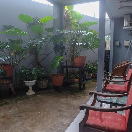 Hotel Reddoorz At Lapangan Bandara Sam Ratulangi Manado Zewnętrze zdjęcie