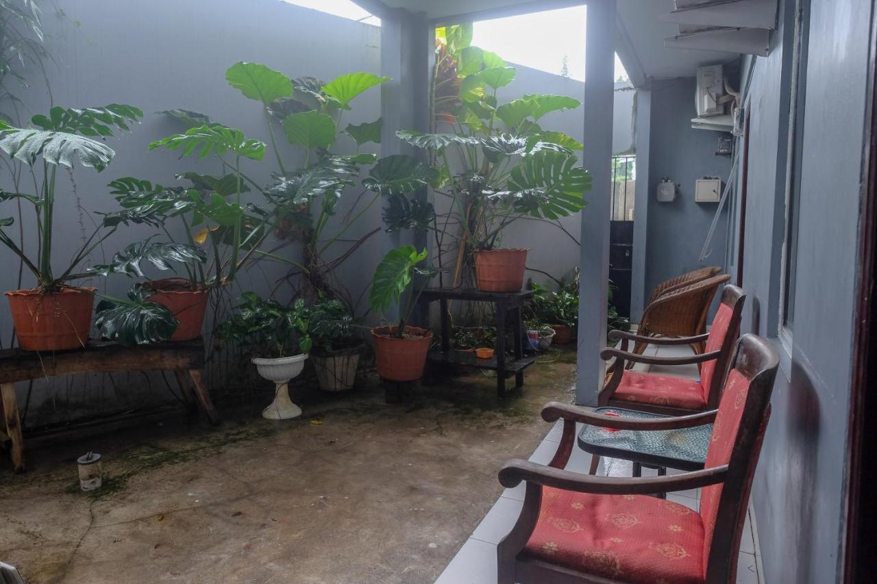 Hotel Reddoorz At Lapangan Bandara Sam Ratulangi Manado Zewnętrze zdjęcie