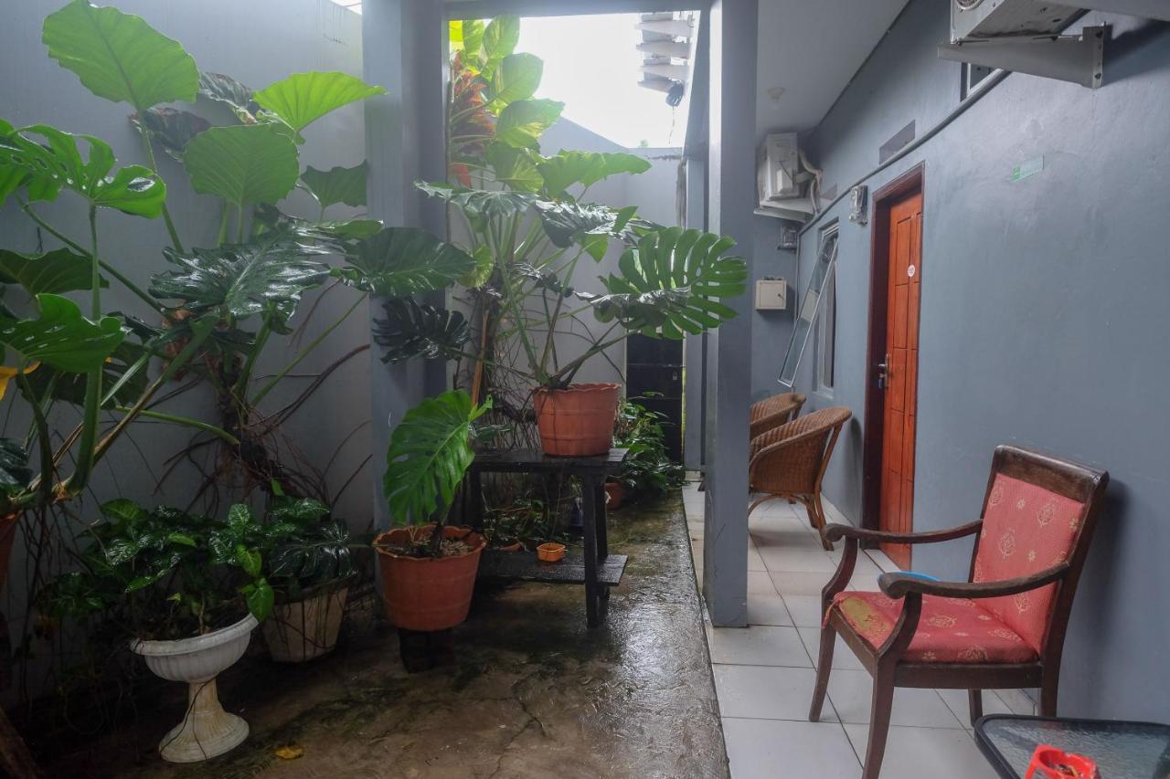 Hotel Reddoorz At Lapangan Bandara Sam Ratulangi Manado Zewnętrze zdjęcie