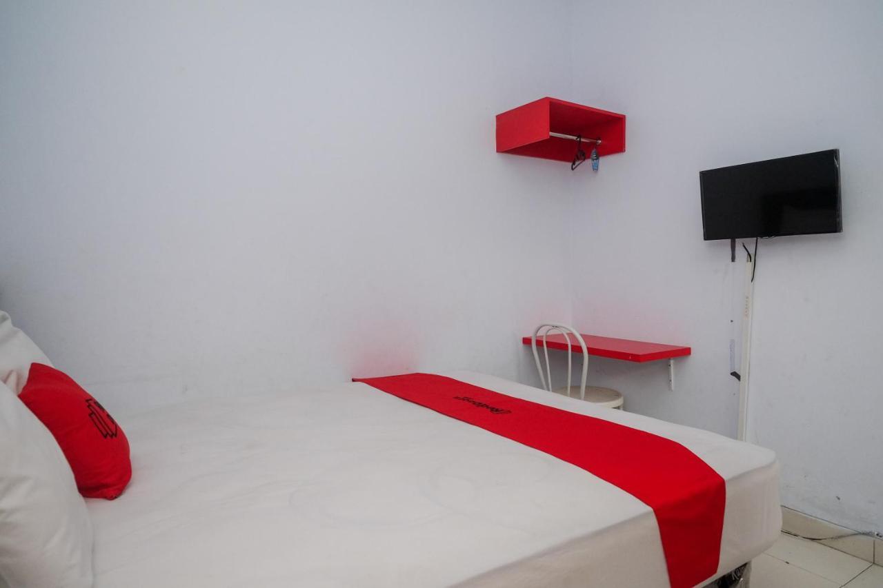 Hotel Reddoorz At Lapangan Bandara Sam Ratulangi Manado Zewnętrze zdjęcie
