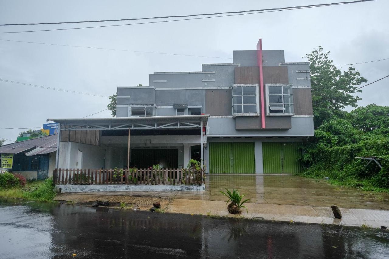Hotel Reddoorz At Lapangan Bandara Sam Ratulangi Manado Zewnętrze zdjęcie