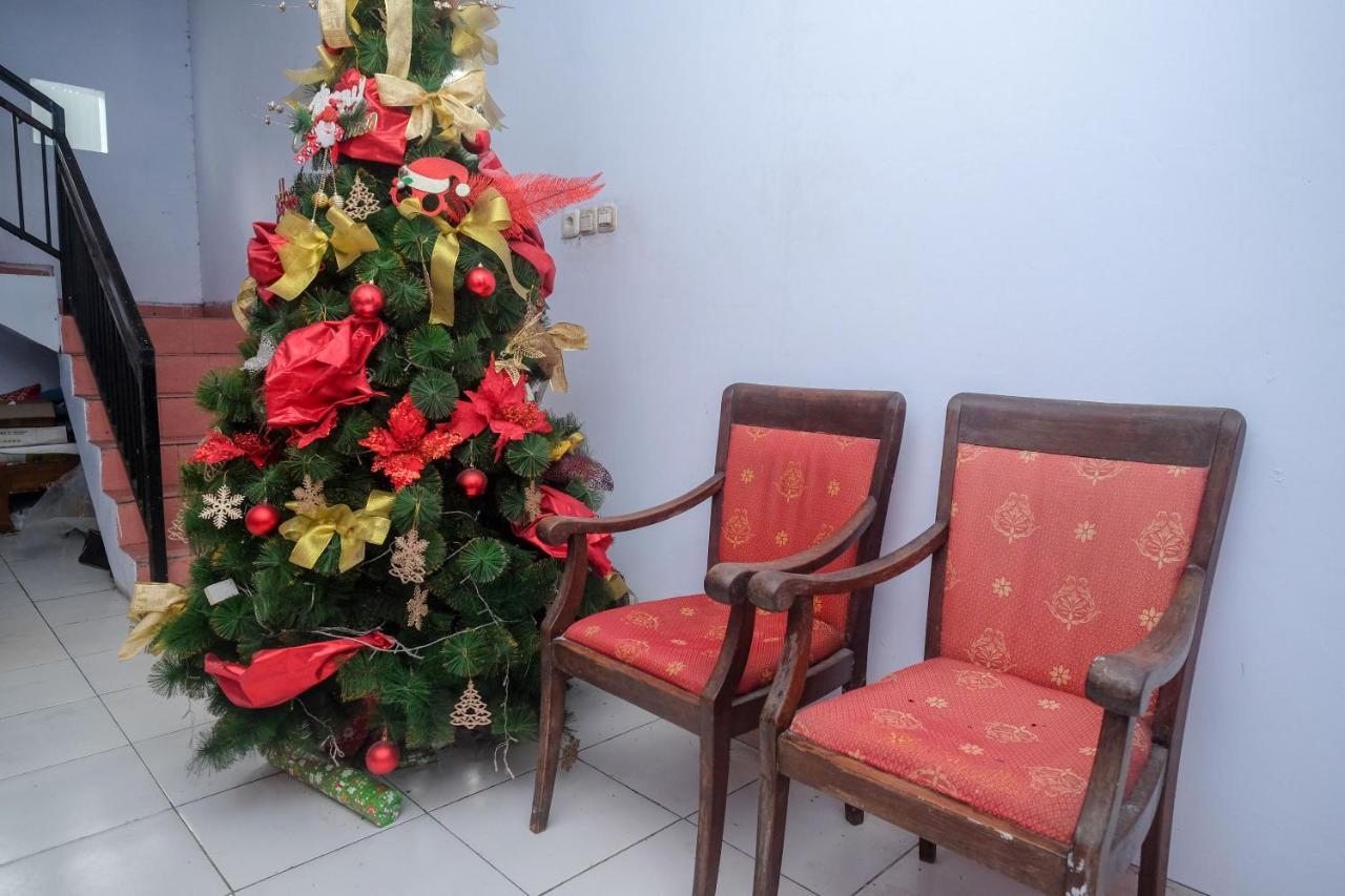 Hotel Reddoorz At Lapangan Bandara Sam Ratulangi Manado Zewnętrze zdjęcie